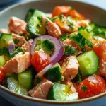 Schneller Thunfischsalat mit Gurke und Tomate